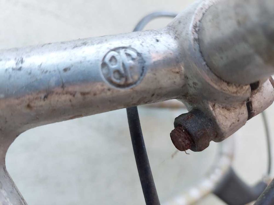 Rower wyścigowy szosowy.