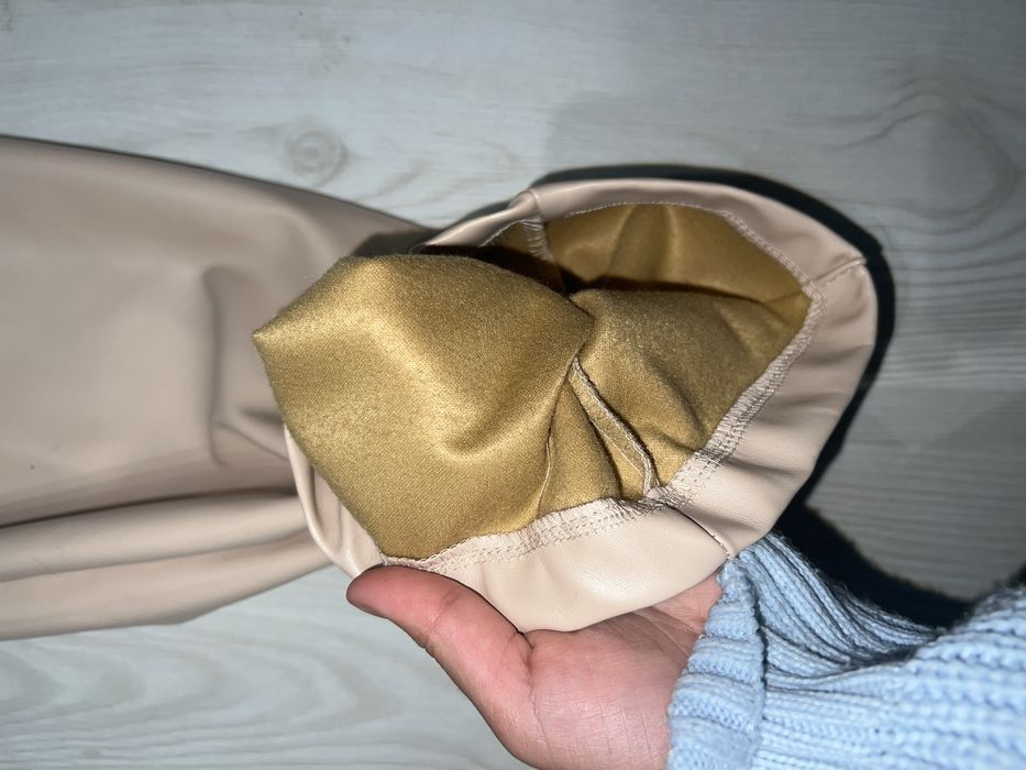 Шкіряні бежеві штани