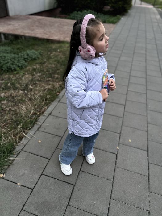 Курточка на дівчинку 122