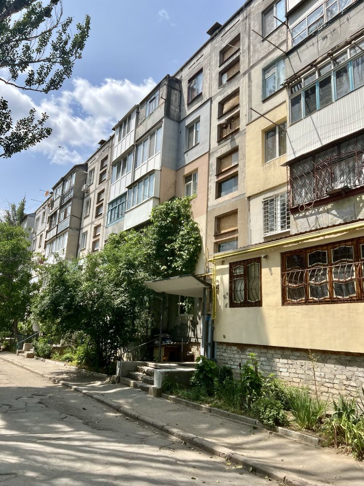 1-кімнатна квартира, вул. Лавреньова 29-А, 3/5, гарний житловий стан