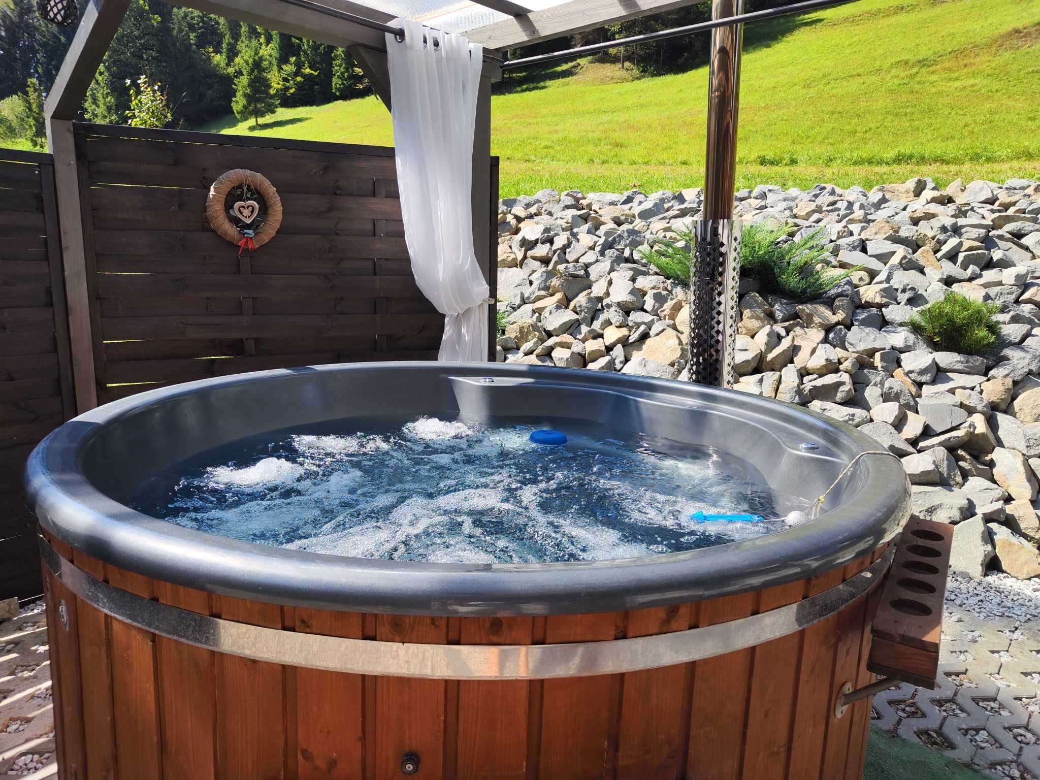 Domek do wynajęcia- ruska bania z jacuzzi. Na odludziu z kominkiem.