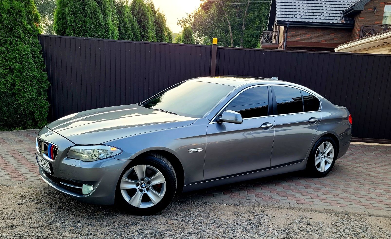 Продам BMW 528I.