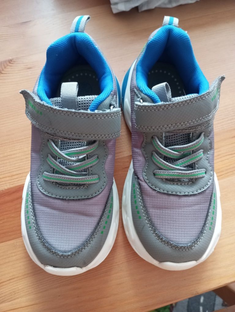 Buty dla chłopca świecące rozm 29 lidl