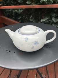 Elegancki czajnik do zaparzania herbaty
