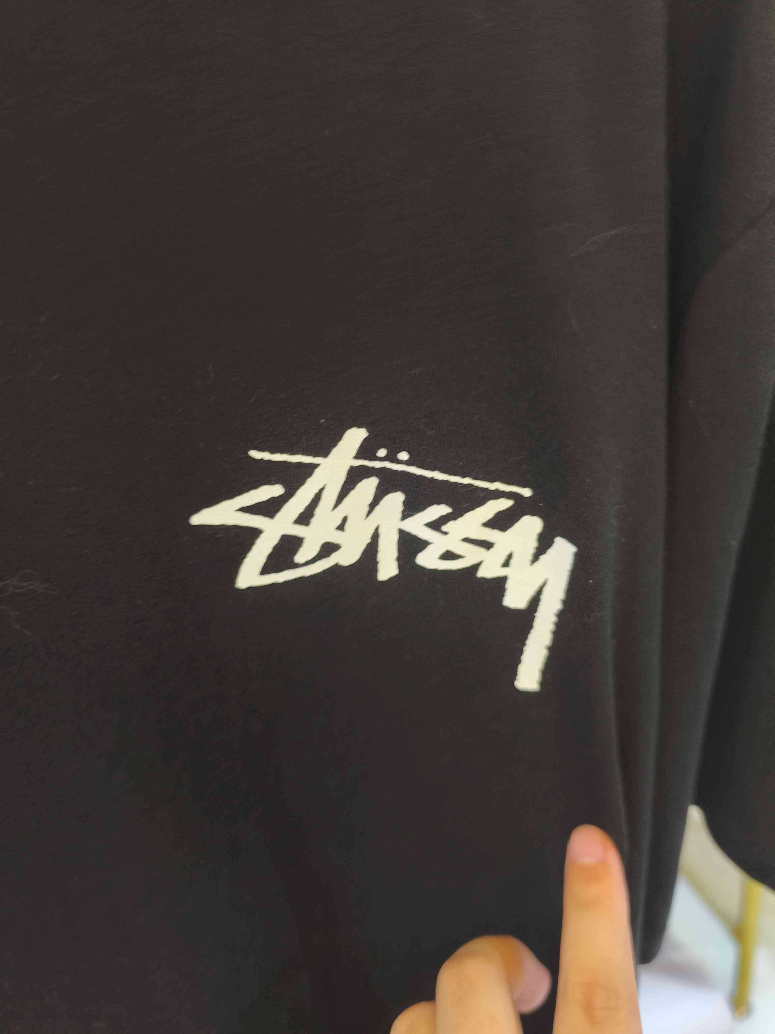 Stussy，Męska czarna koszulka z nadrukiem letnim, rozmiar L