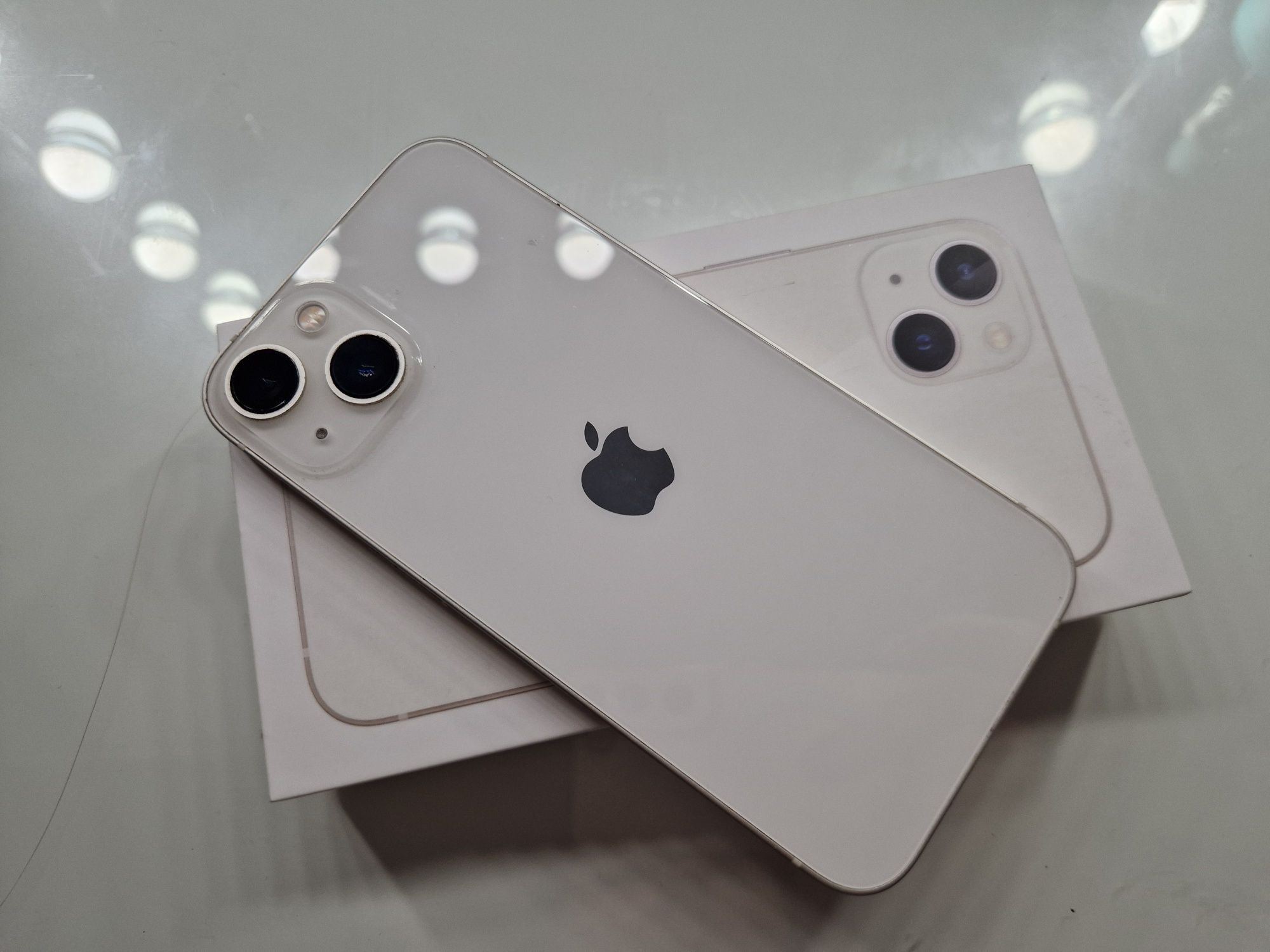 Jeszcze Rok gwarancji_ IPHONE 13_ze sklepu Apple iSPOT_Jak Nowy!