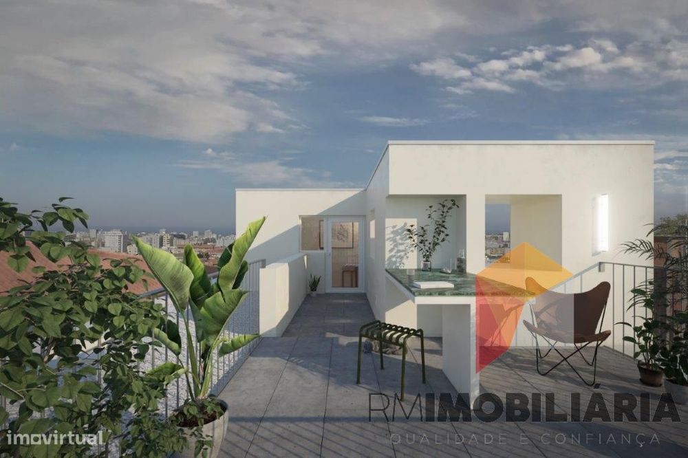 Apartamento Duplex T2 NOVO com Terraço na Constituição
