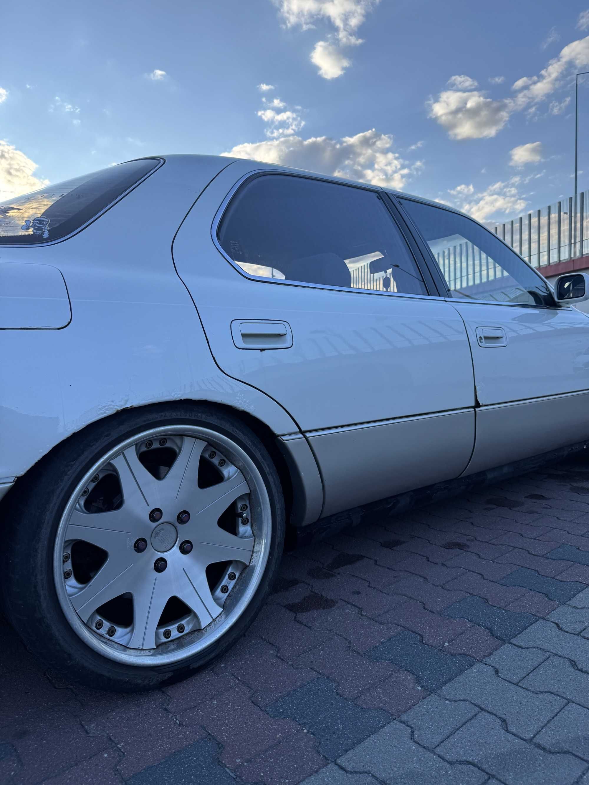 Lexus LS400 UCF10