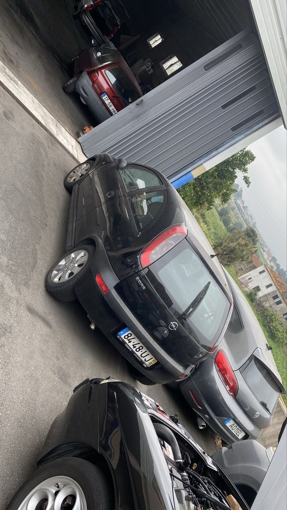 Opel corsa 2002 1.2 com ar condicionado 700€