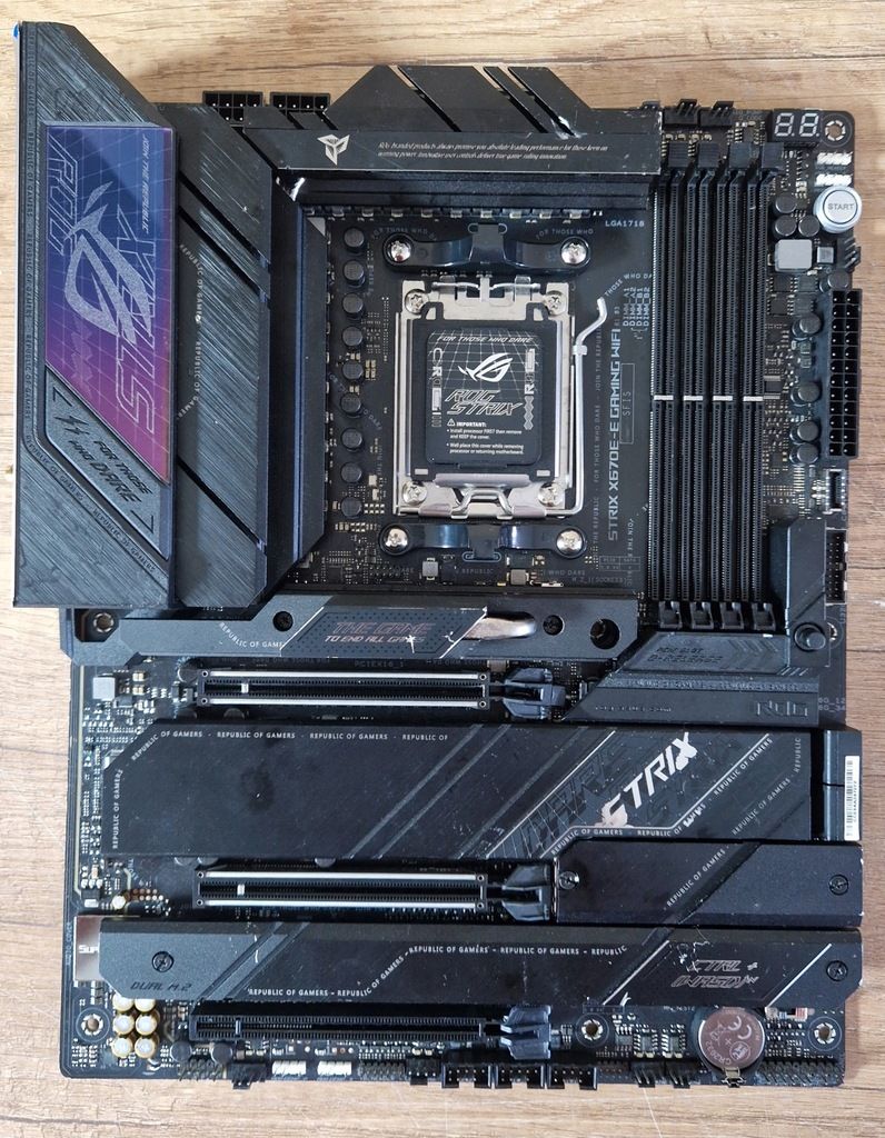 Płyta Główna ASUS ROG STRIX X670E-E GAMING WIFI box nr. 496454