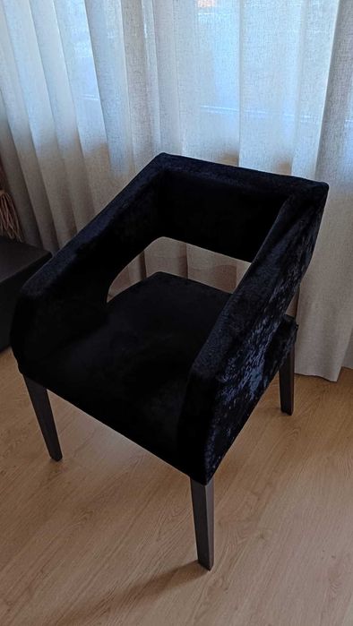 8 Cadeiras de Jantar Super Confortáveis em Veludo – Aproveite!