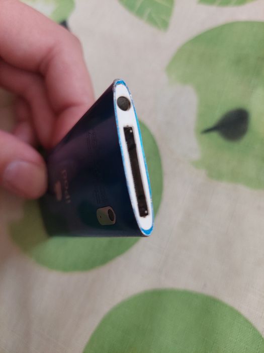 Apple iPod Nano 5th Generation (A1320) 8GB Blue