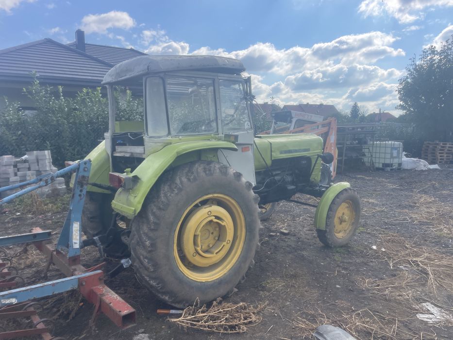 Ursus c4011 z papierami