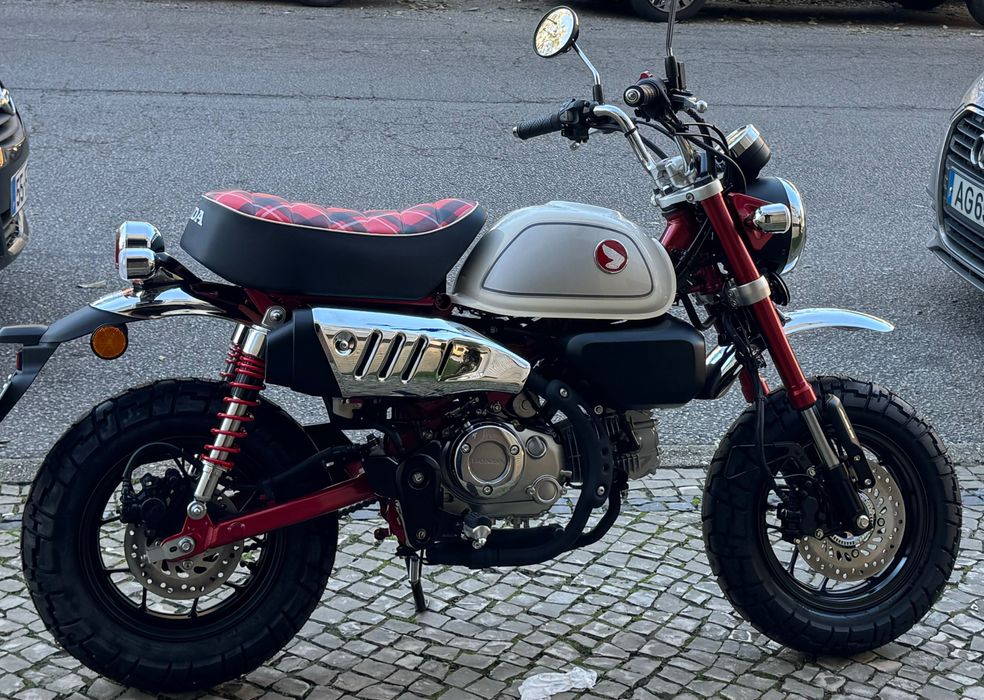 Honda Monkey 125-Pearl Nebula Red