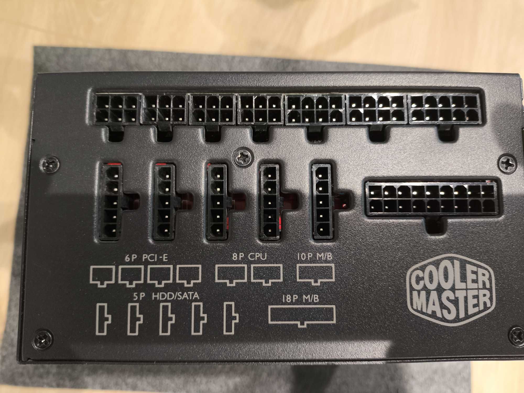 Zasilacz komputerowy Cooler Master V1000 o mocy 1000W