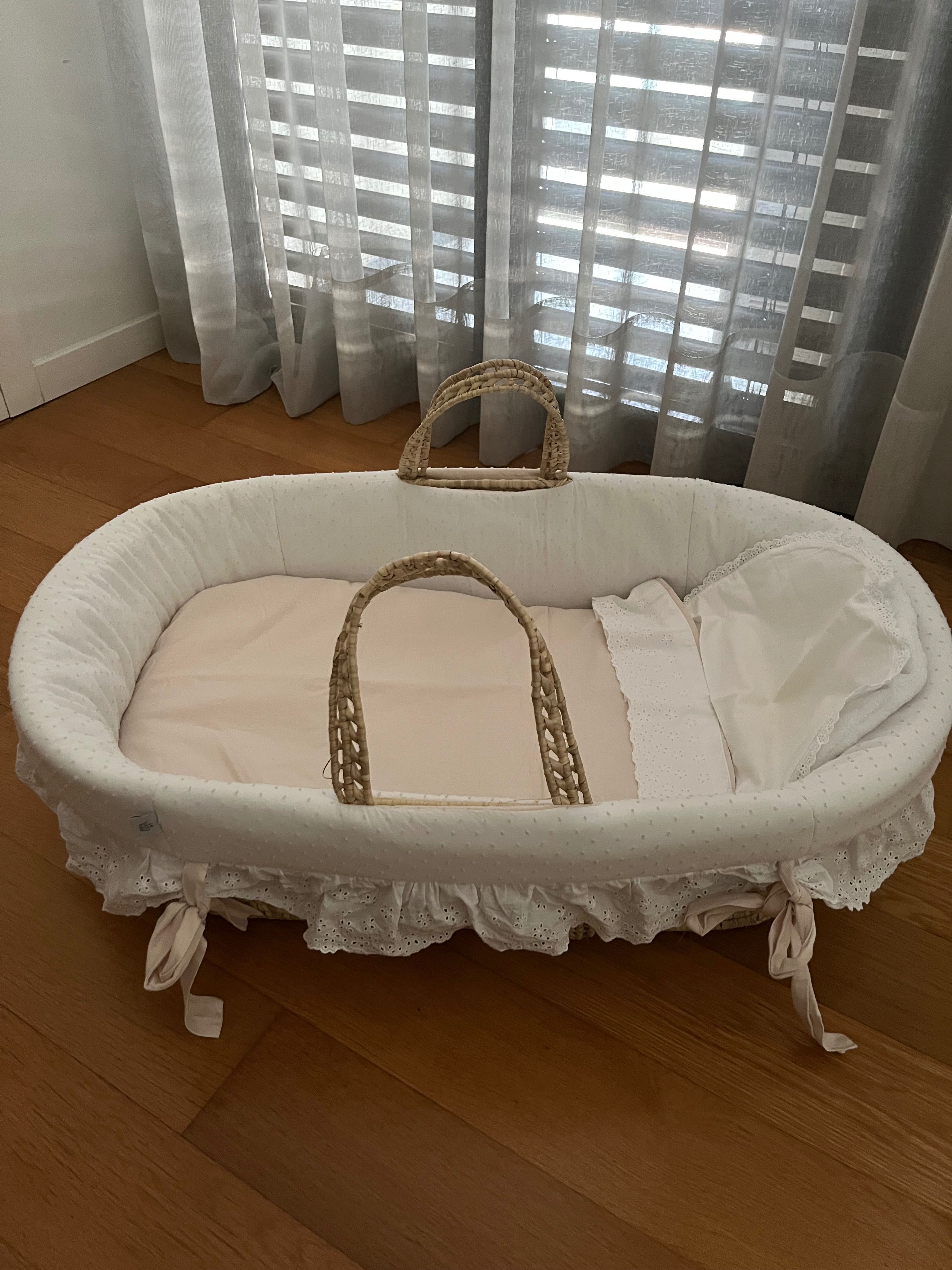 Alcofa bebé com suporte