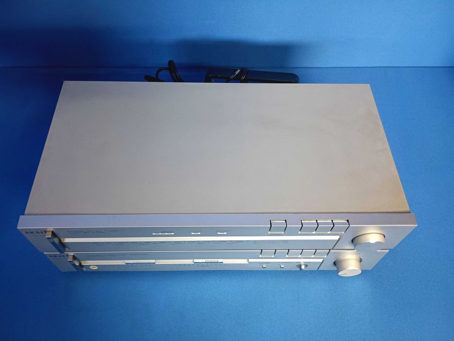 amplificador AKAI AM-U110 + tuner AKAI AT-K110L