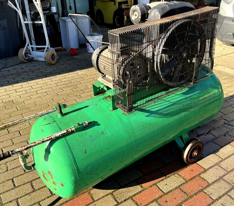 Kompresor olejowy D 270 X 270l 400V 3kW sprawny + nowa głowica