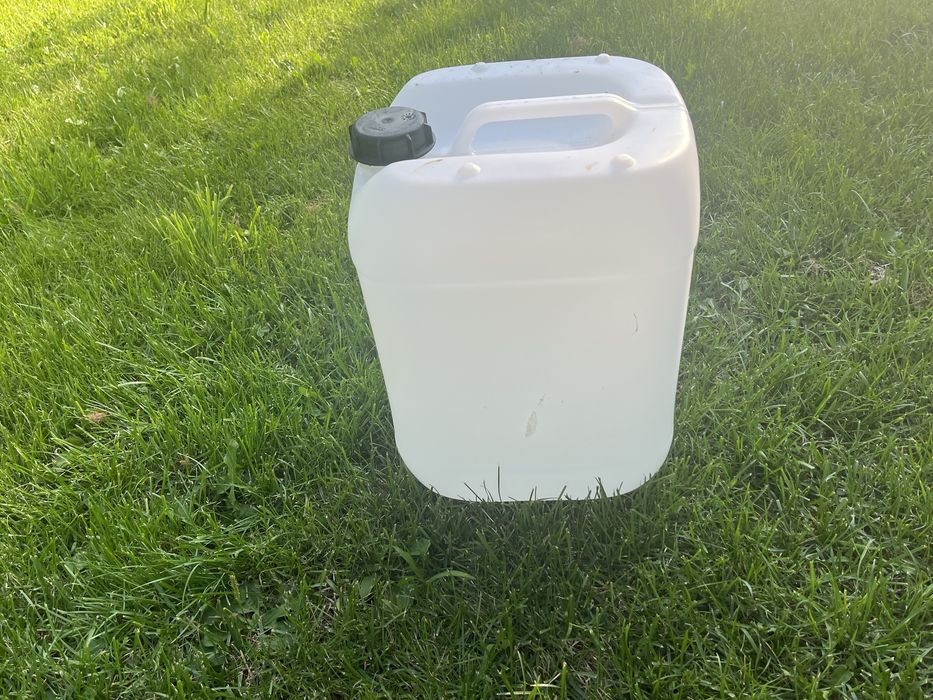 Sprzedam karnister baniak 20 L