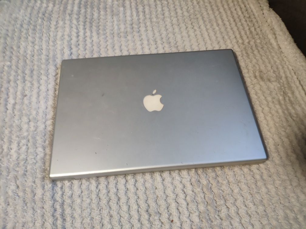 MacBook Pro sprzedam na części