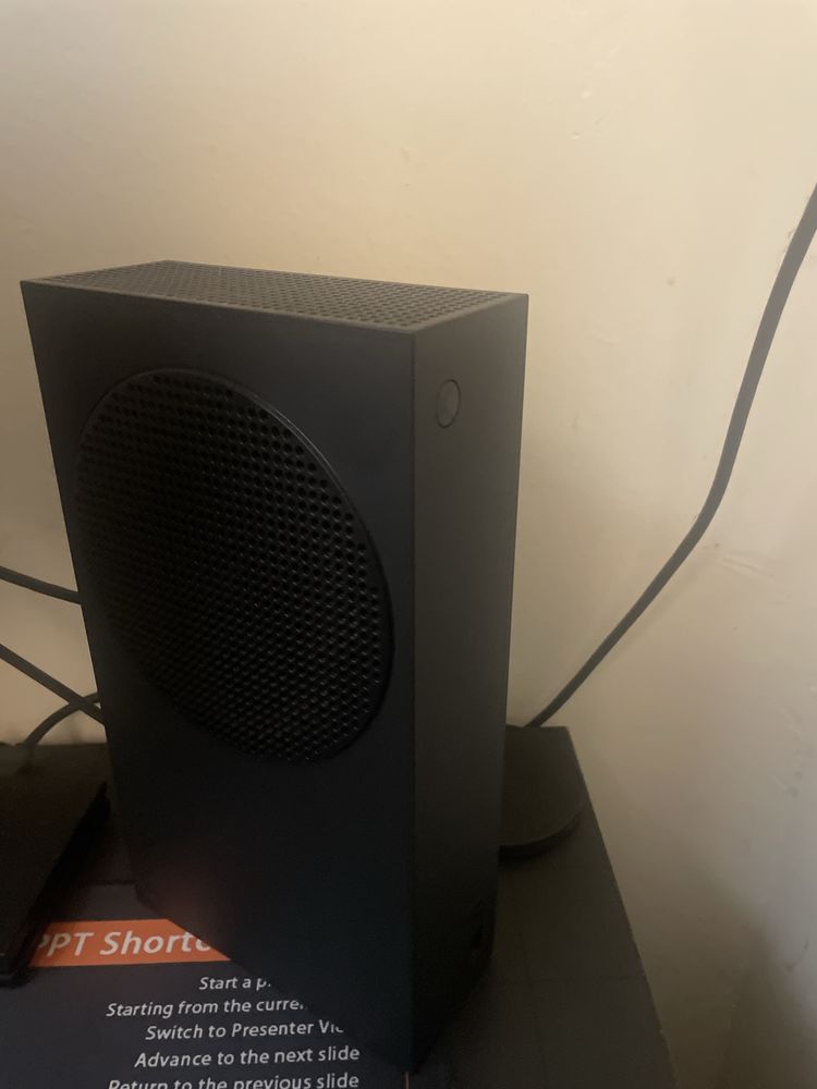 Xbox series S carbon black 1TB com 2 comandos