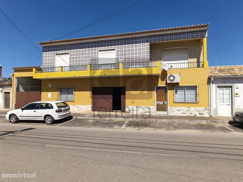 Moradia T5 na Azinhaga – Espaço e localização privilegiada