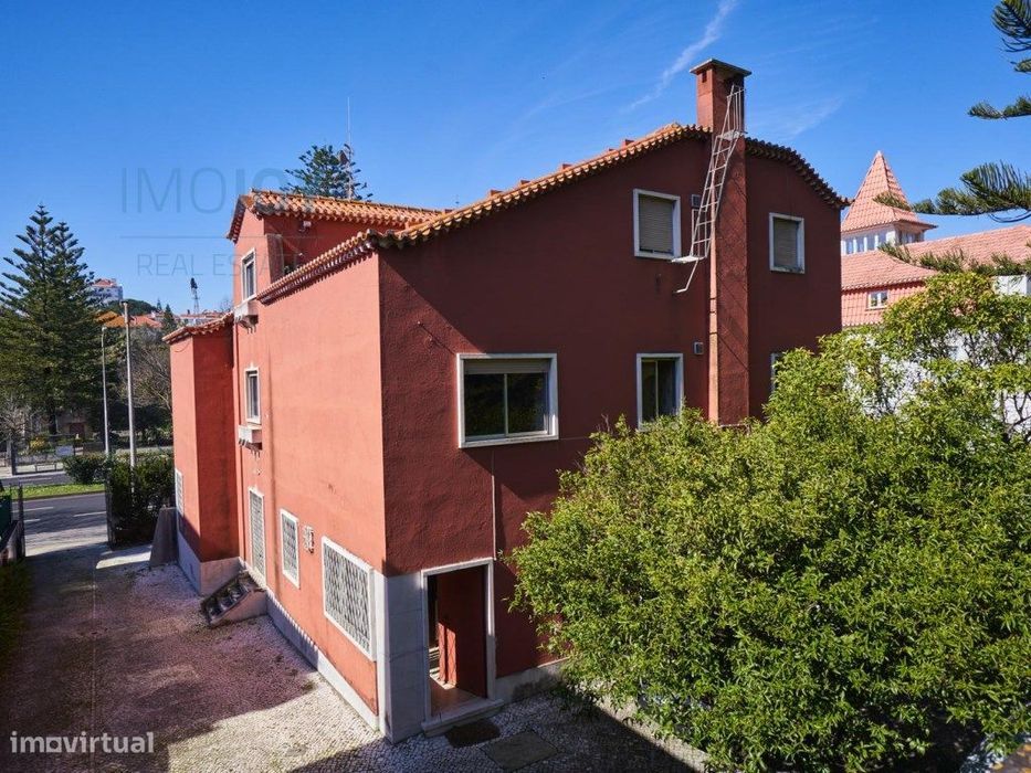 Magnífica Moradia T9 localizada na prestigiada freguesia de Alvalade