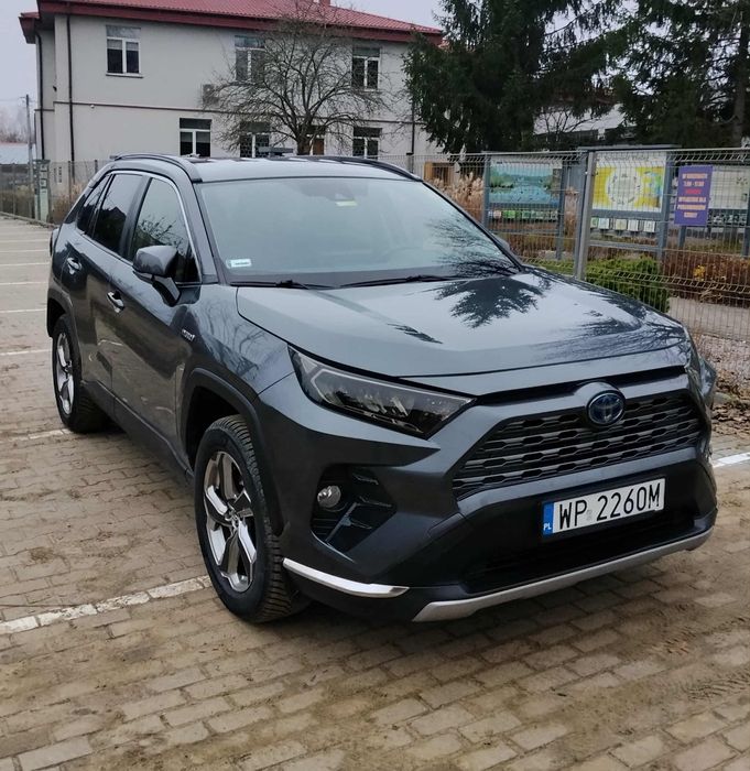 Toyota RAV4 comfort z hakiem