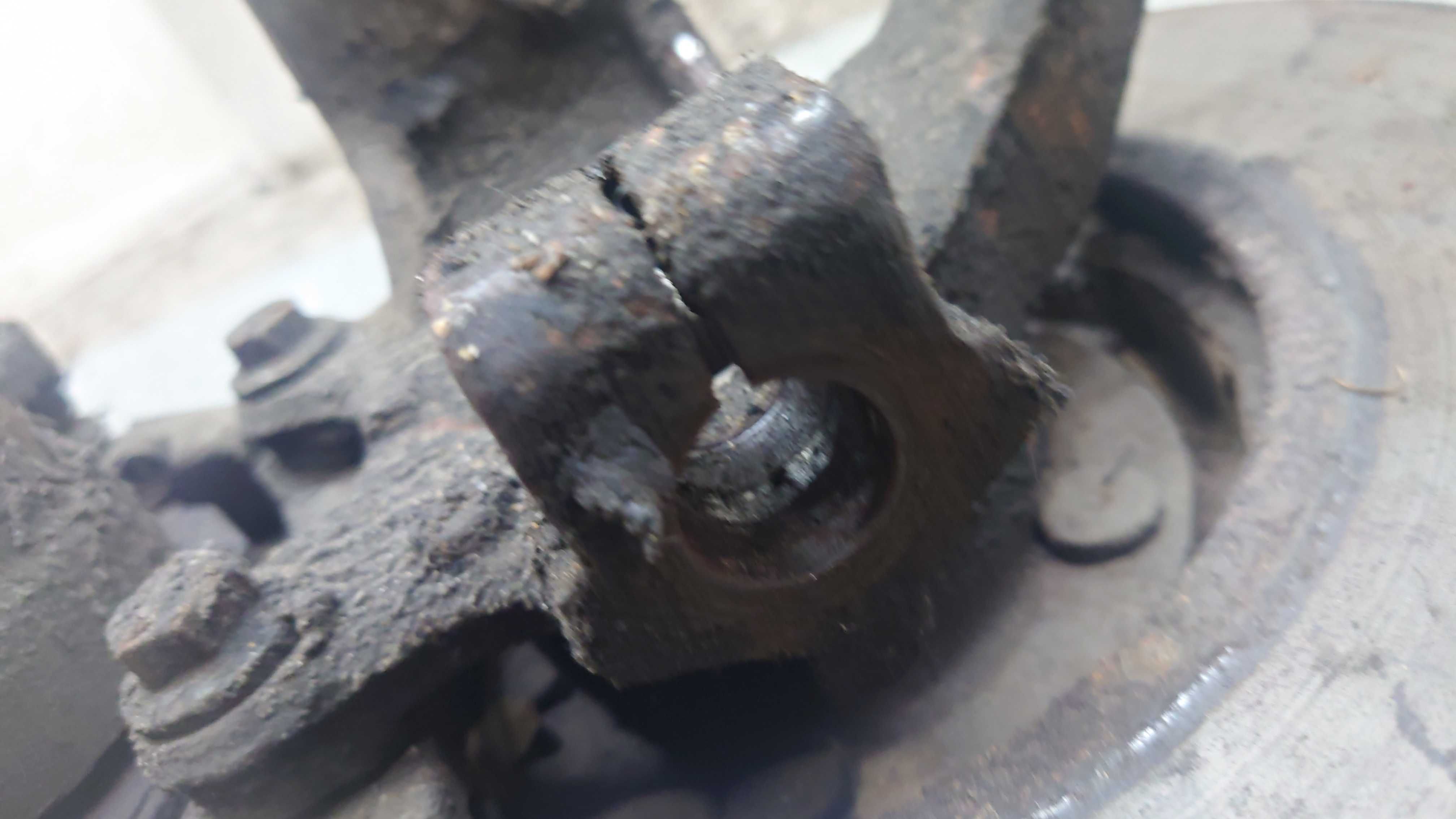 Ford Mondeo MK3 3 III Zwrotnica Piasta Prawy Przód Prawa Przednia PP