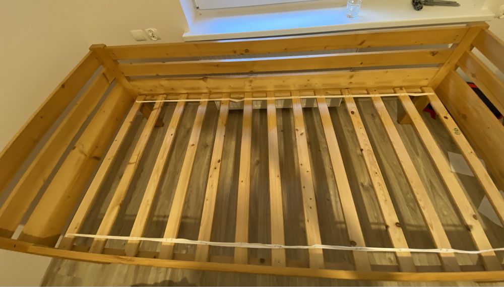 łóżko drewniane + materac