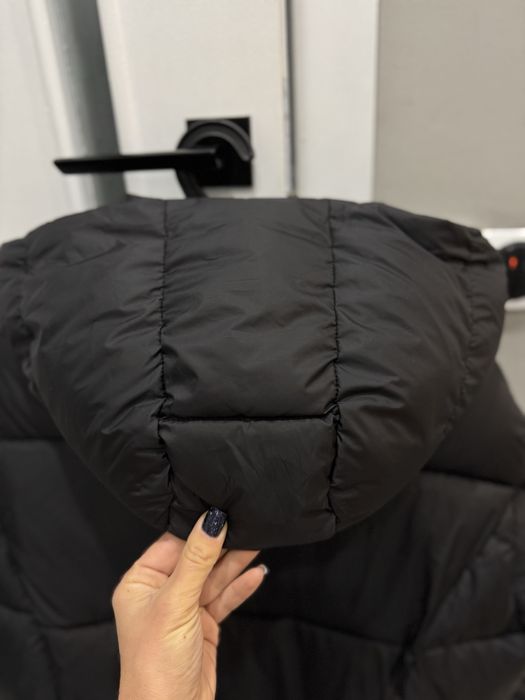 Чорна куртка пуфер пуховик