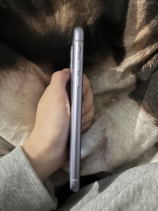 Iphone 11 liliowy, uszkodzony wyswietlacz