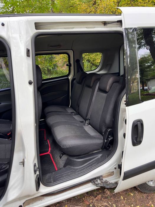 Opel Combo  2012