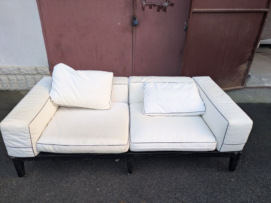Продам білий диван фірми bobois привезений з Німеччини