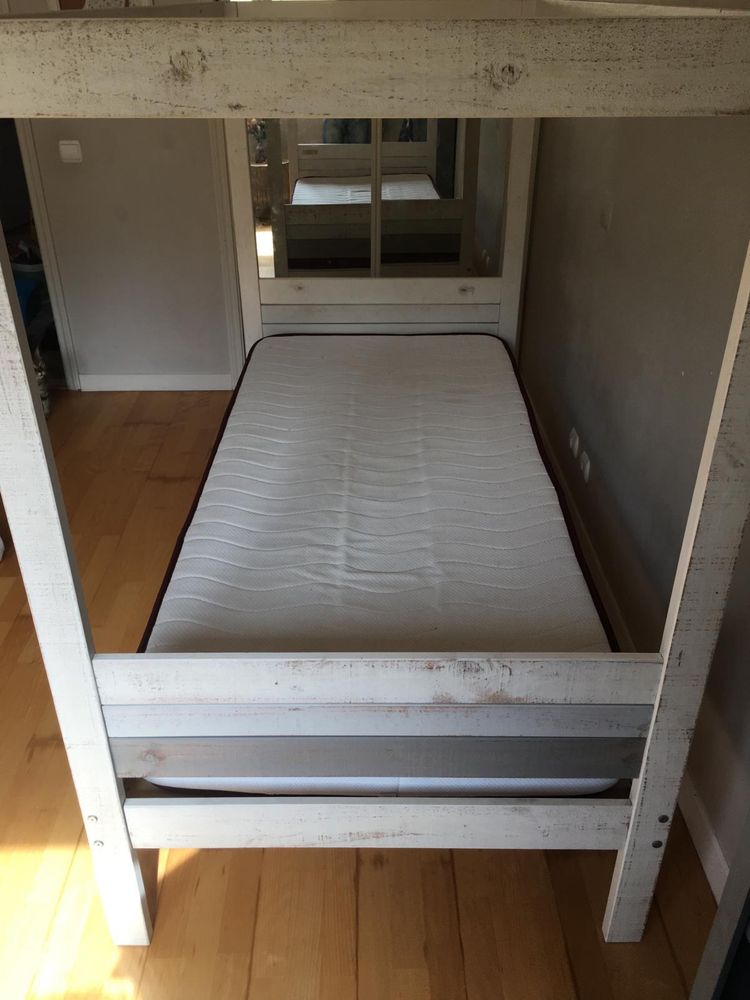 Cama de crianca com estrado e colchao -negociavel
