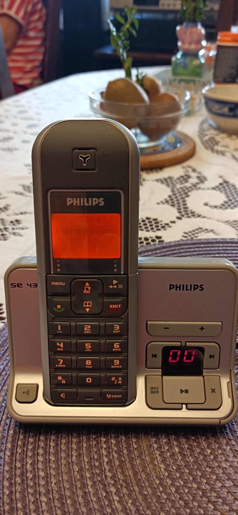 Telefon stacjonarny z nagrywarką