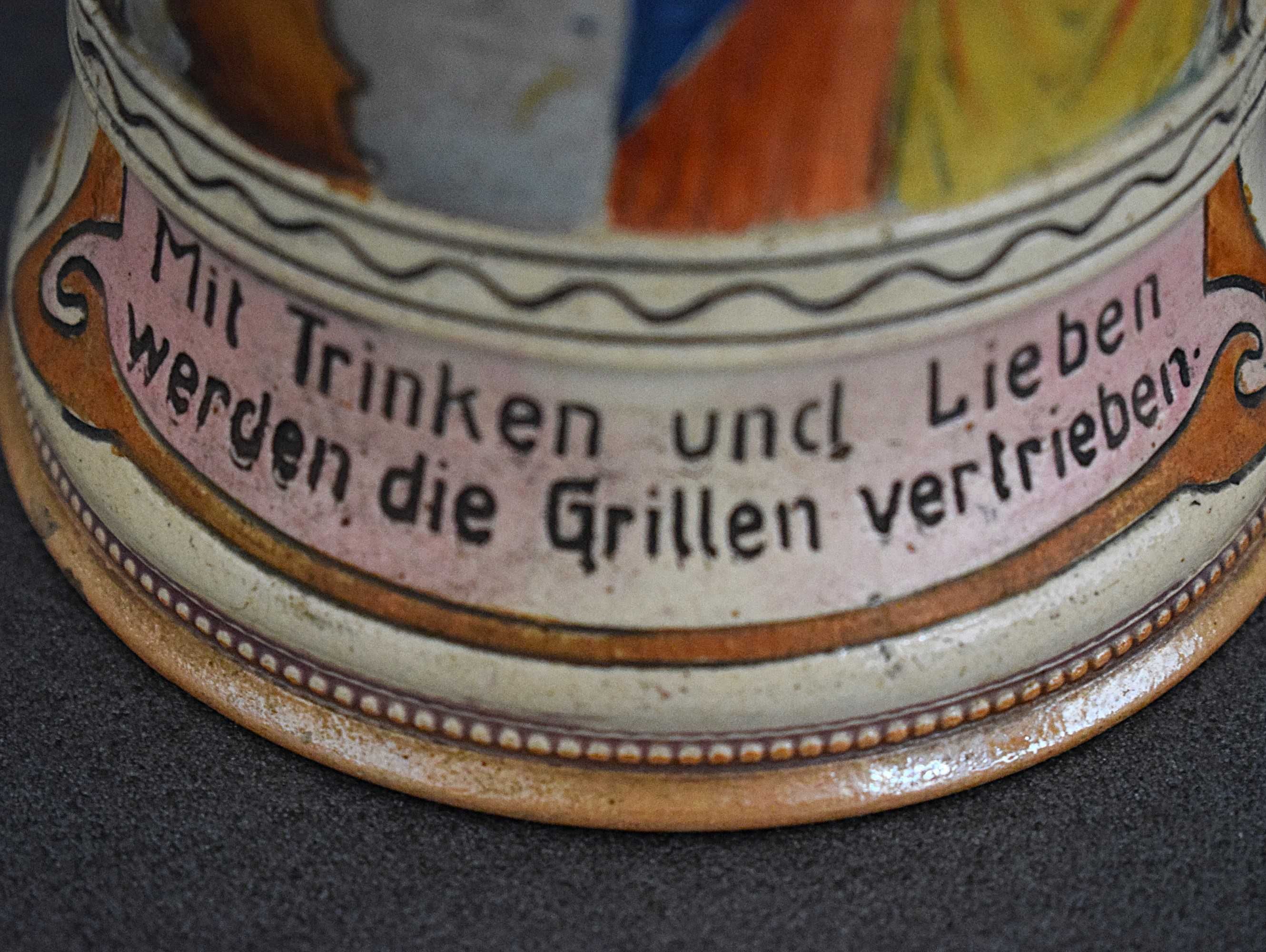 Niemiecki kufel - 1/ 2 L. Uszkodzony .