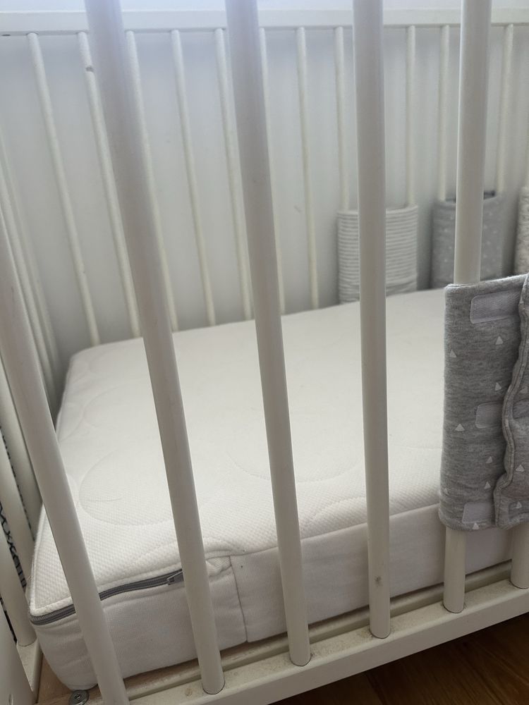 Berço Gulliver IKEA + colchão + cojunto cama