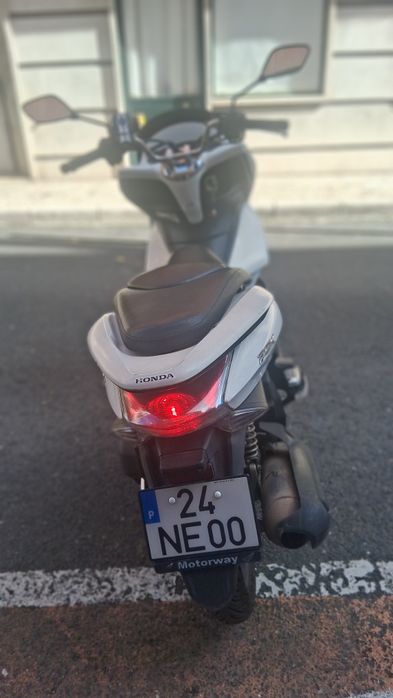 Moto pcx bem confiavel