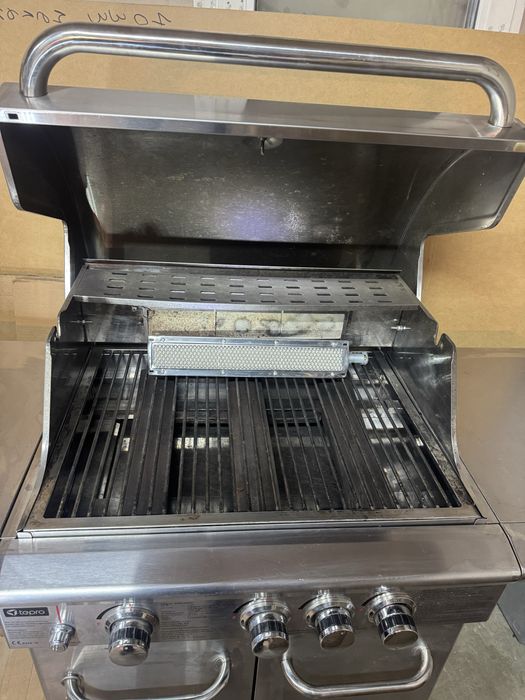 Продам газовый гриль Tepro