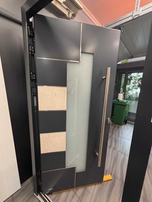 Drzwi zewnętrzne aluminium nakładki