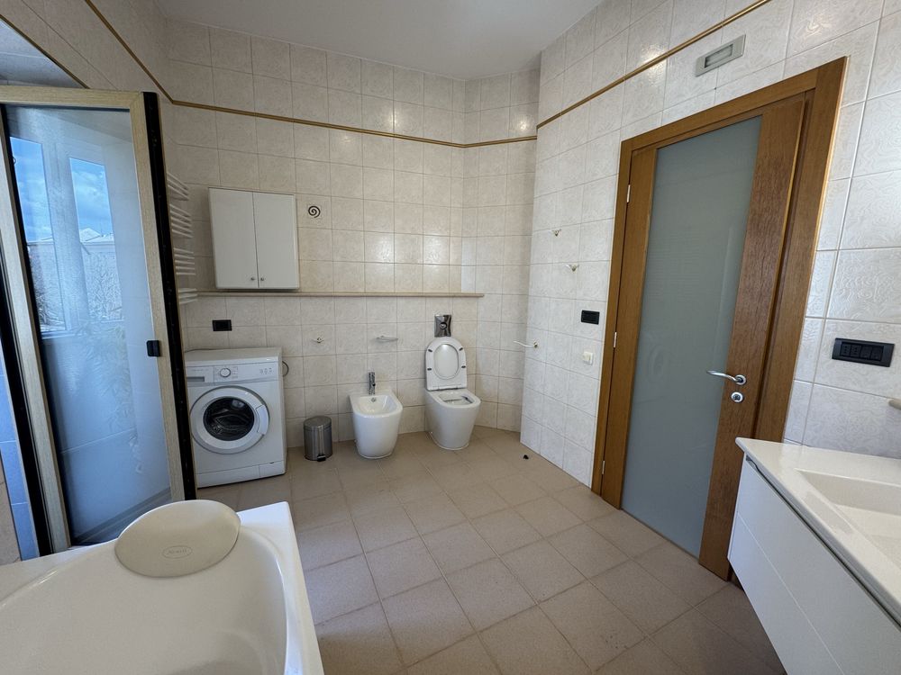 Продаю 4 комн. квартиру 140м2 ул.Сумская, 122 с автоном.отоплением