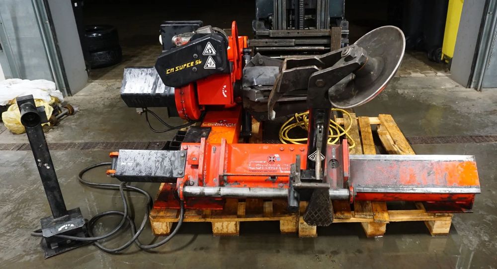 Montażownica ciężarowa Cormach CM Super 56&#039;&#039;