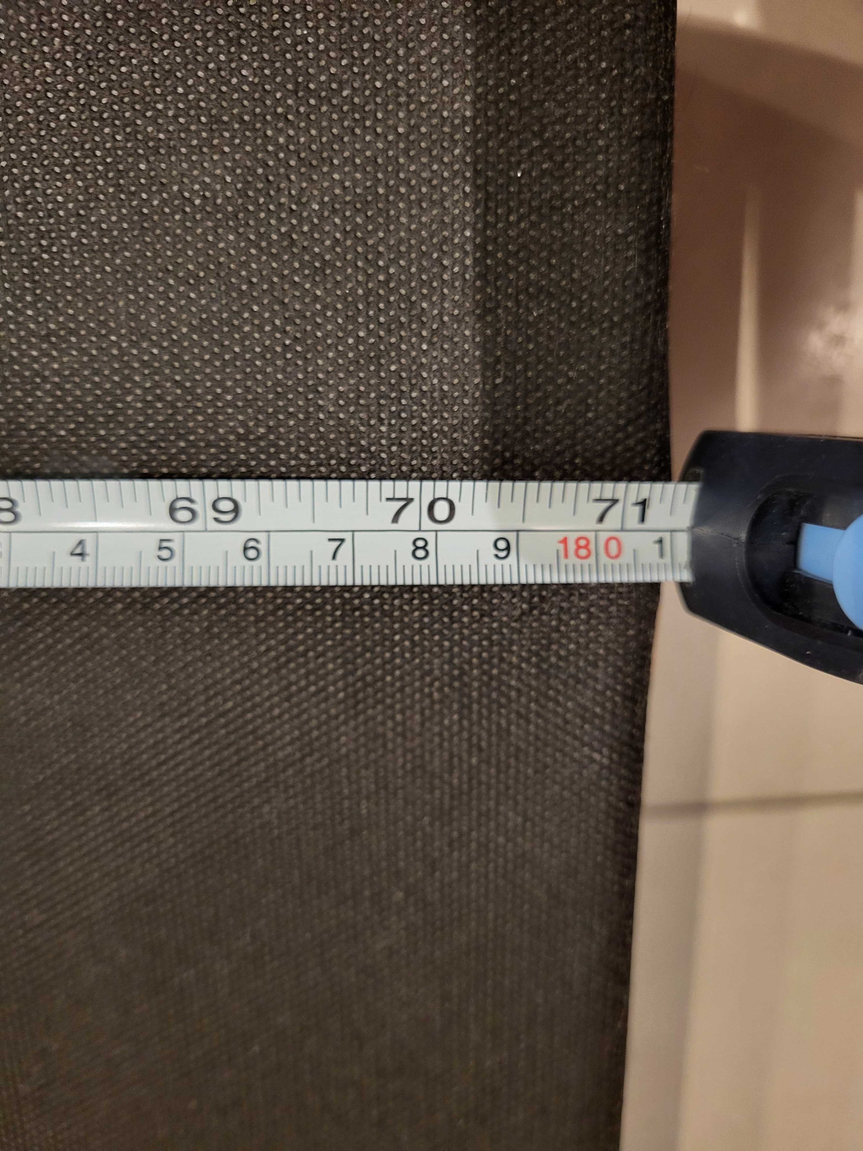 Pufa koloru szarego z funkcją spania z firmy Meblik 60x60.