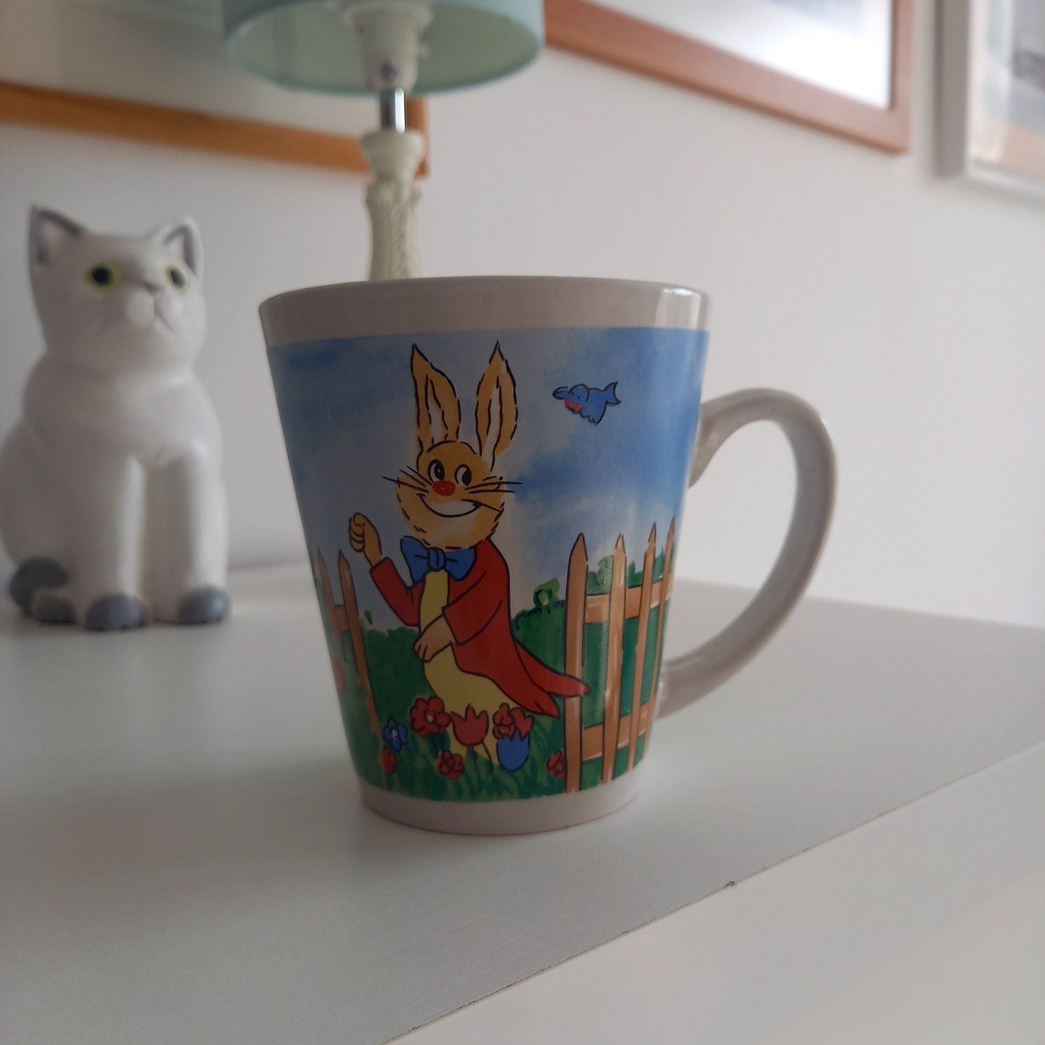 Uroczy duży kubek ceramiczny vintage kolorowy z królikiem zając