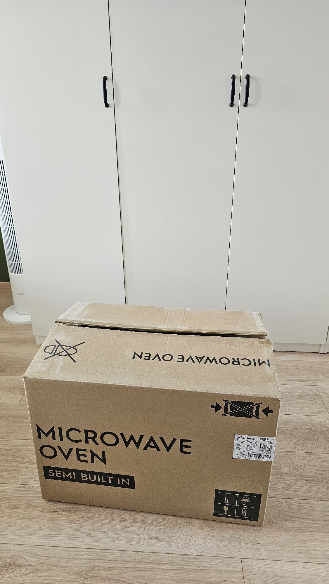 Wypasiona kuchenka mikrofalowa do zabudowy Electrolux LMS4253TMK nowa