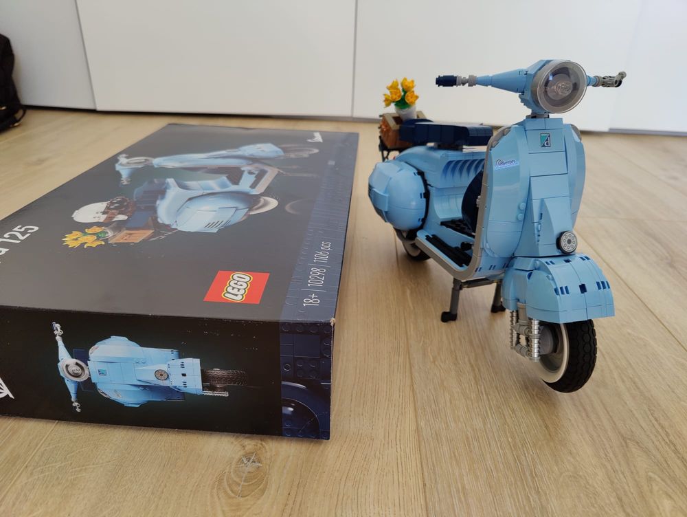 Lego vespa 125 - desmontado