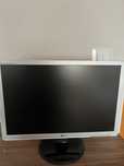 Monitor 22 cale z kablami