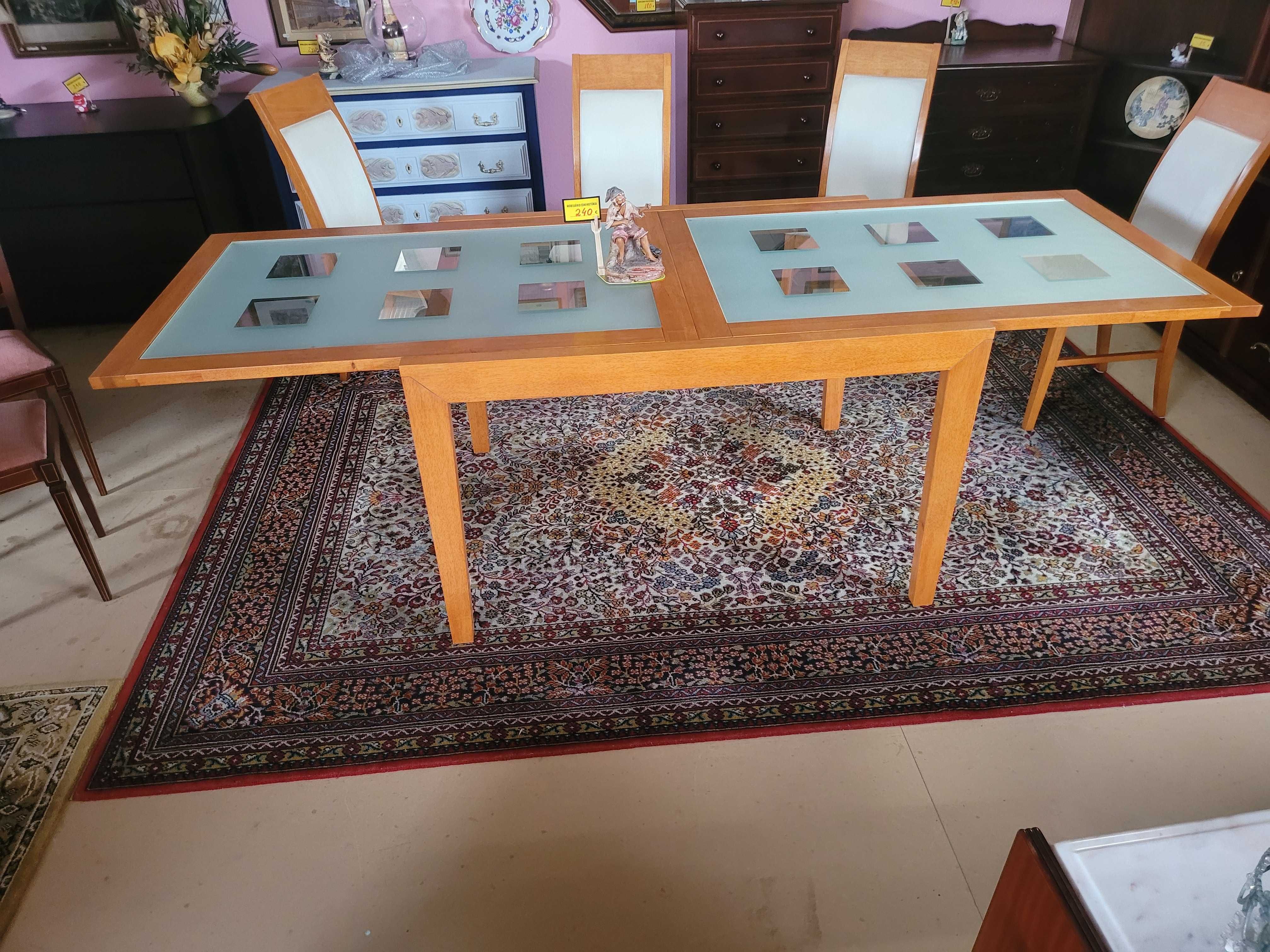 Mesa em madeira e vidro - Extensível - óptimo esta