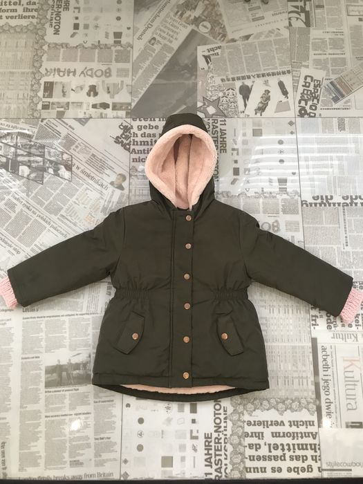 Продам зимнюю куртку для девочки